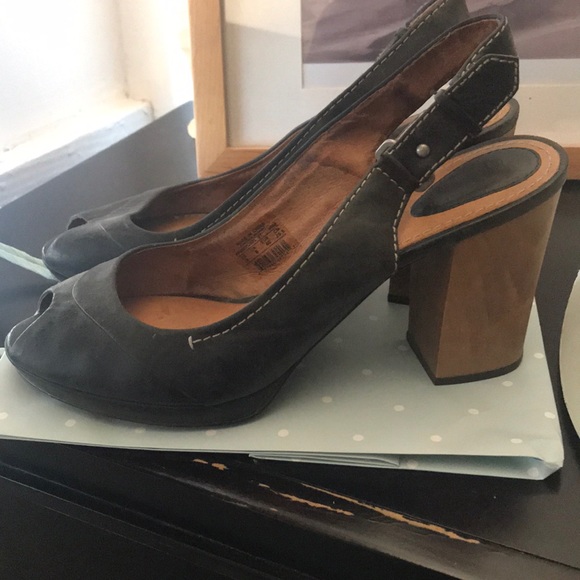 Fossil peep toe pumps - Picture 2 of 5
